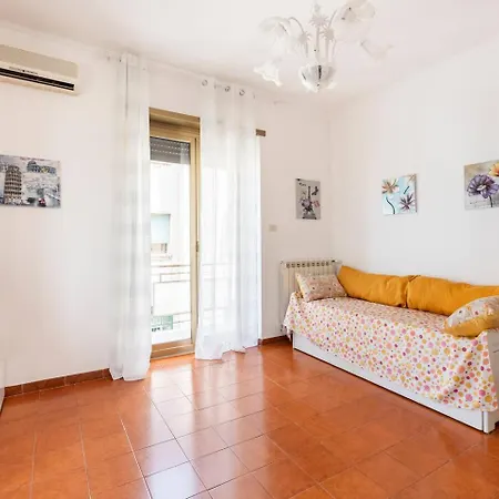 Tina's New House Ρώμη